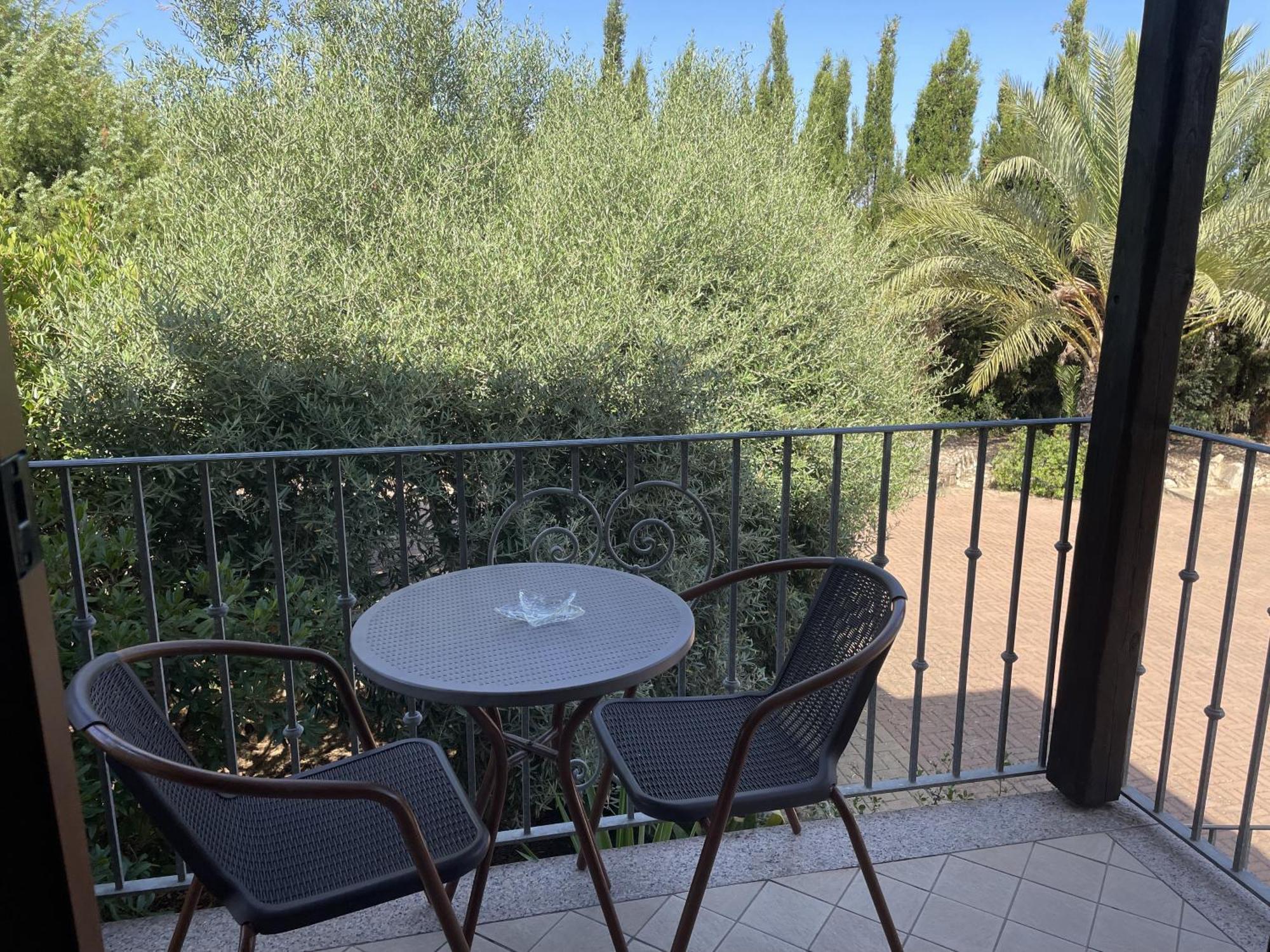 Villa Sorrentina Алгеро Екстериор снимка